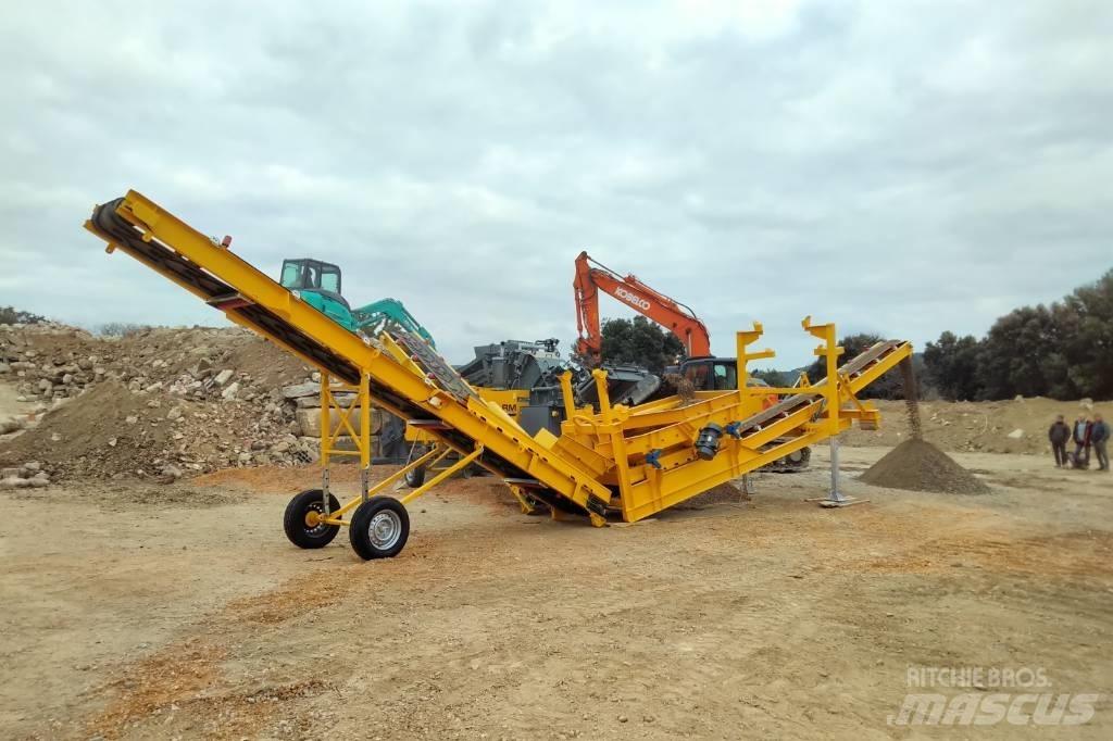 Rubble Master CS2500 篩分機
