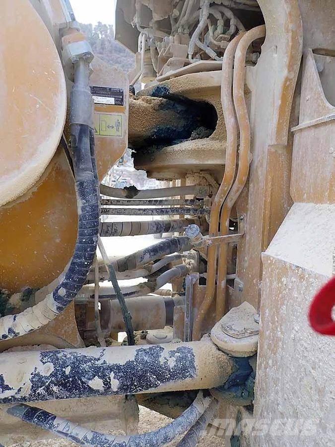 CAT 988K 輪胎式裝載機