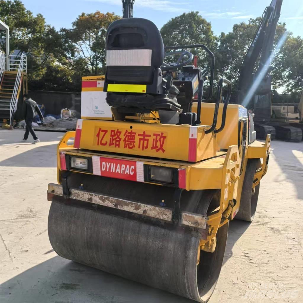 Dynapac CC 142 雙輪滾壓機