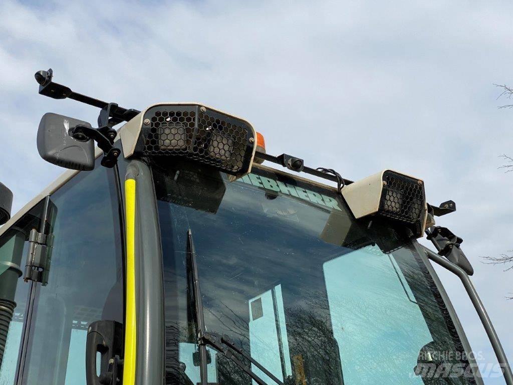 Liebherr LR 636 推土機