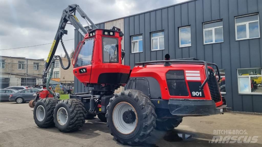 Komatsu 901 收穫機