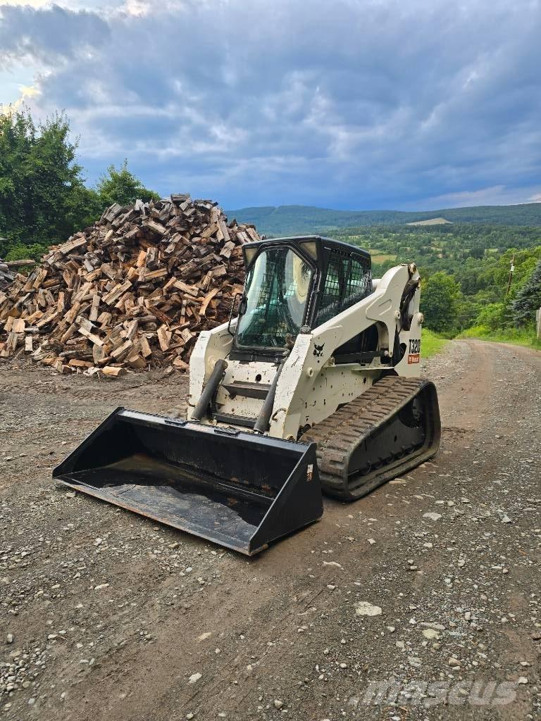 Bobcat T 320 滑移轉向裝載機