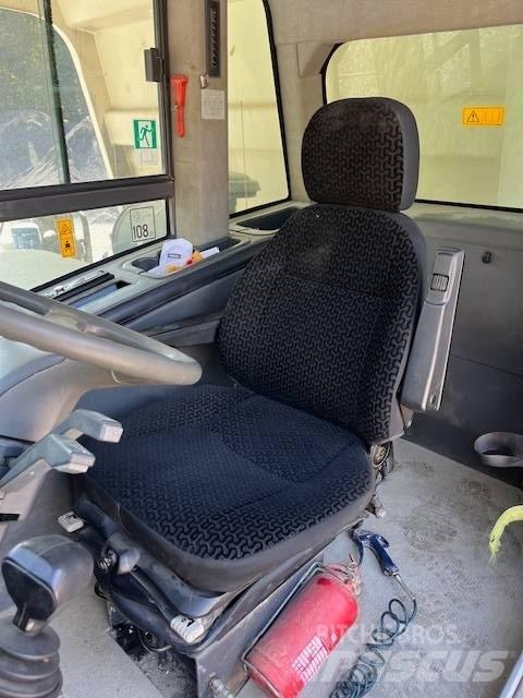 Astra RD 32 剛性傾卸卡車