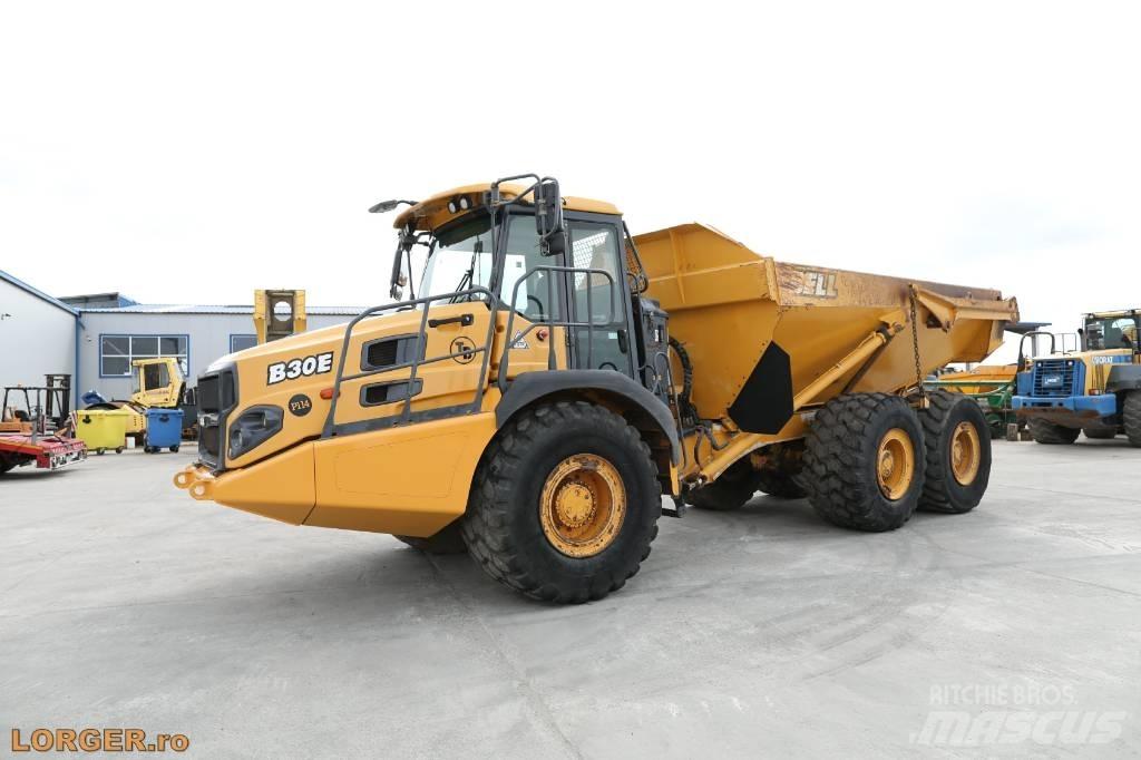 Bell B 30 E 鉸接式起吊車