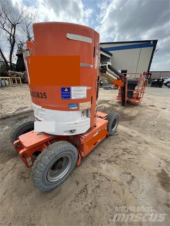 JLG E 300 AJP 剪式升降機