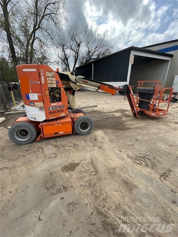 JLG E 300 AJP 剪式升降機