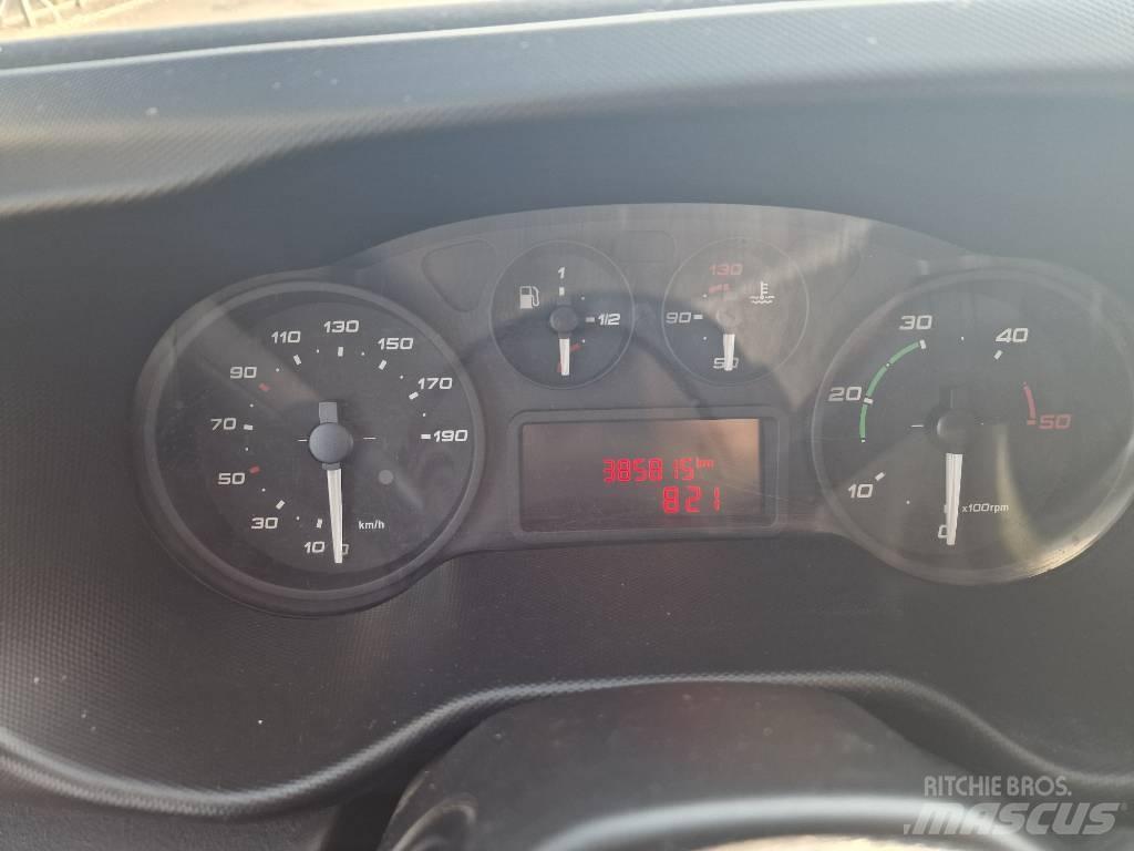 Iveco Daily 35 S11 廂式貨物運輸車