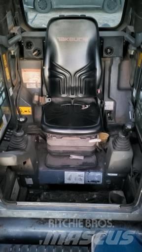 Takeuchi TL8 滑移轉向裝載機