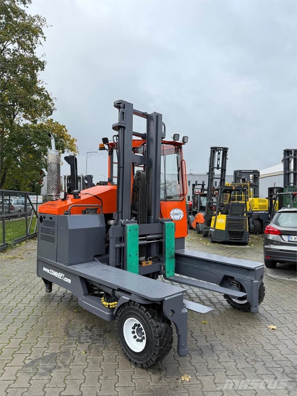 Combilift C5000 XL 四向前伸式堆高機(叉車)