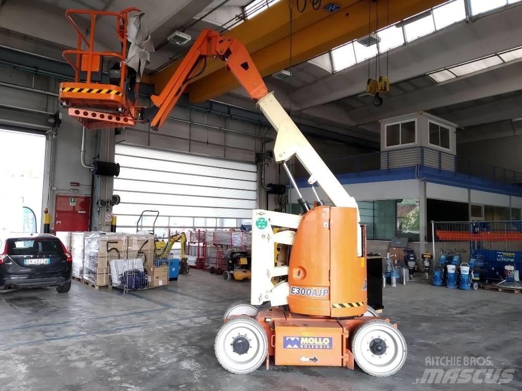 JLG E 300 AJP 曲臂高空作業車
