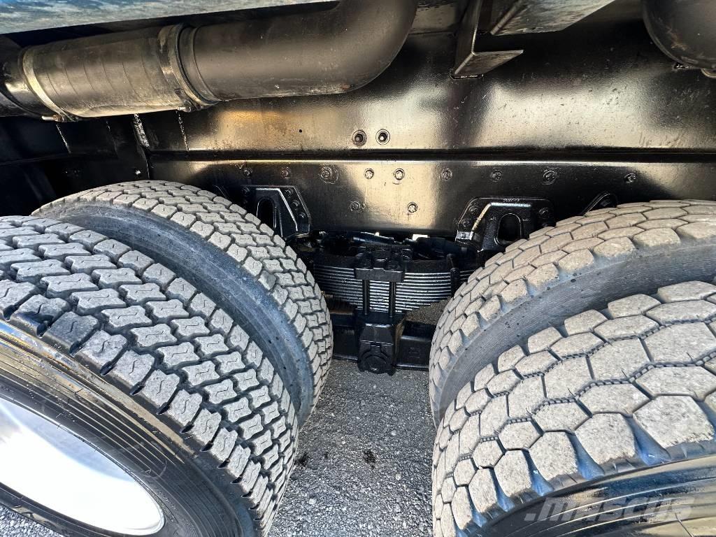 Freightliner 114 SD 組合/真空油槽車