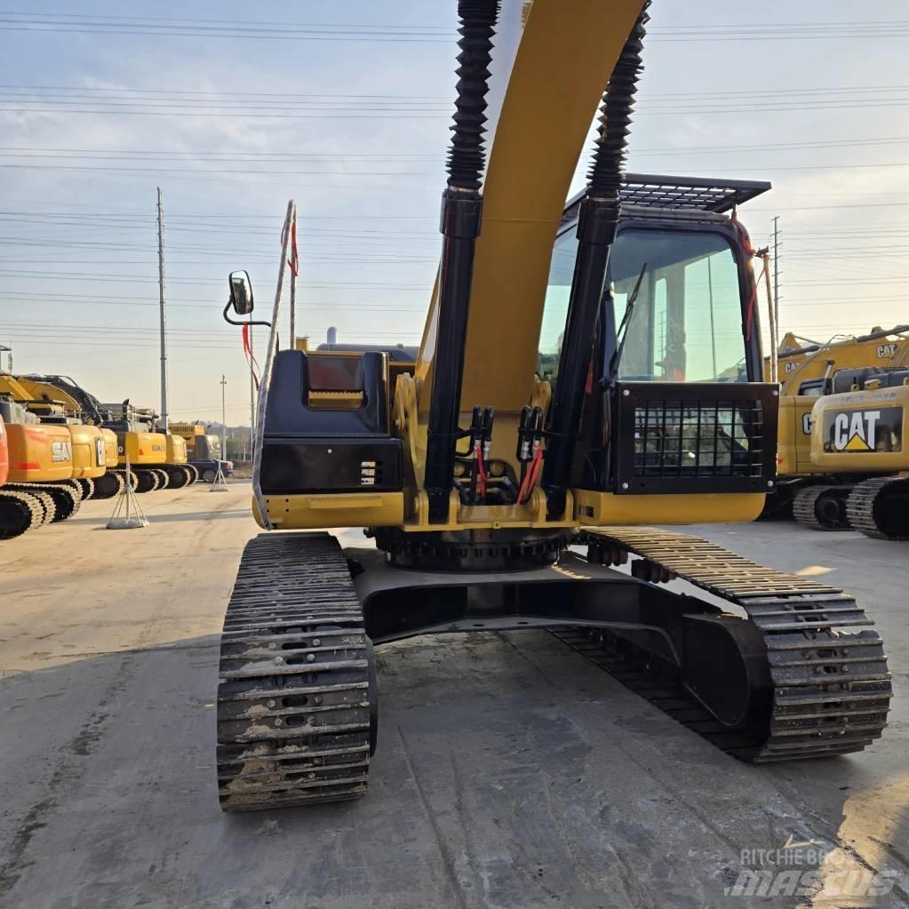 CAT 330 D2 中型挖土機/掘鑿機/挖掘機 7t-12t