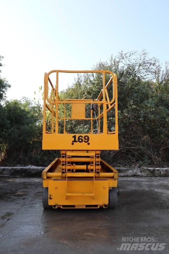 Haulotte Compact 10 剪式升降機
