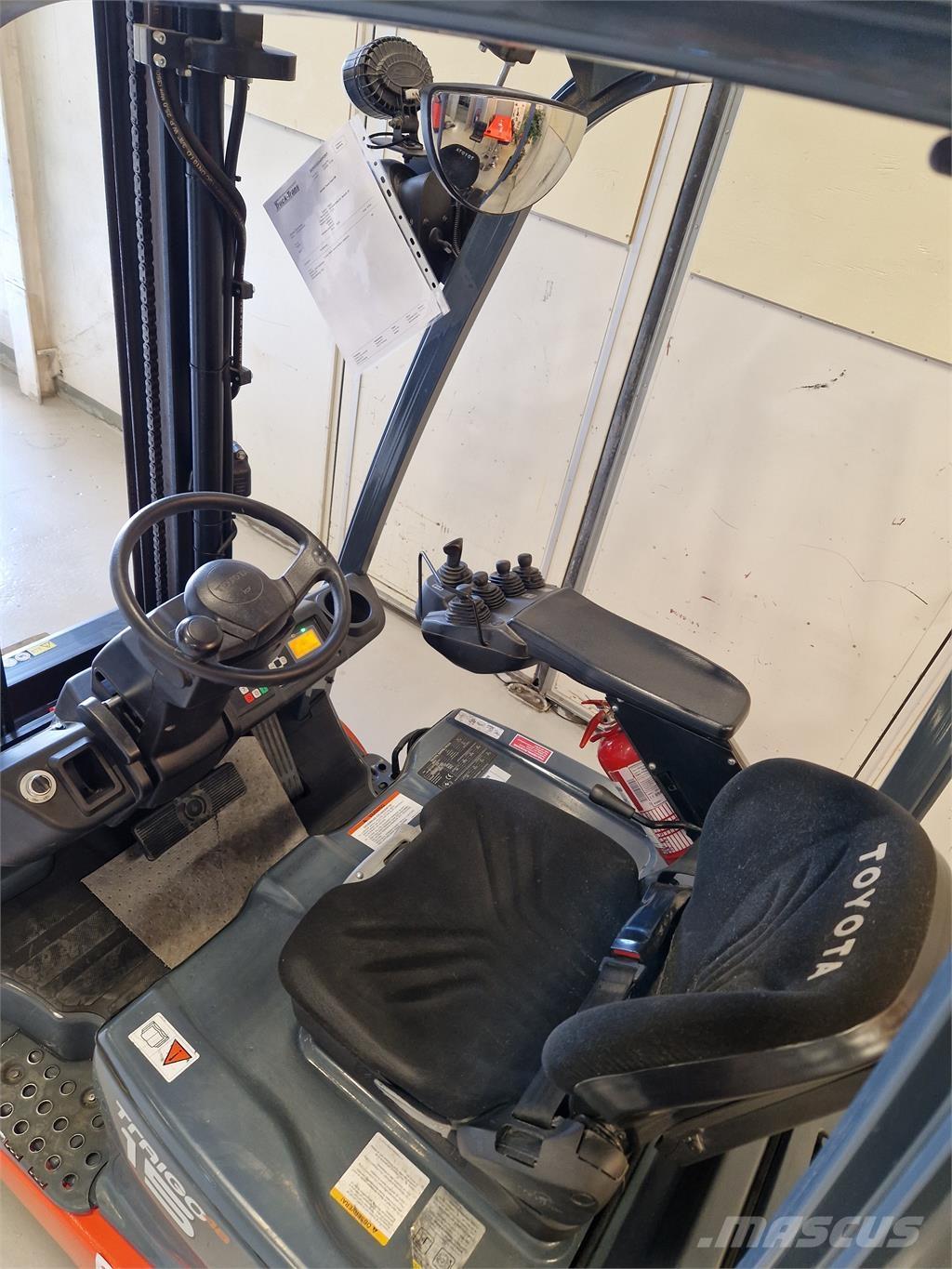 Toyota 8FBE15T 電動堆高機