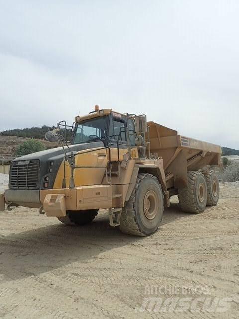 Komatsu HM400-5 鉸接式起吊車