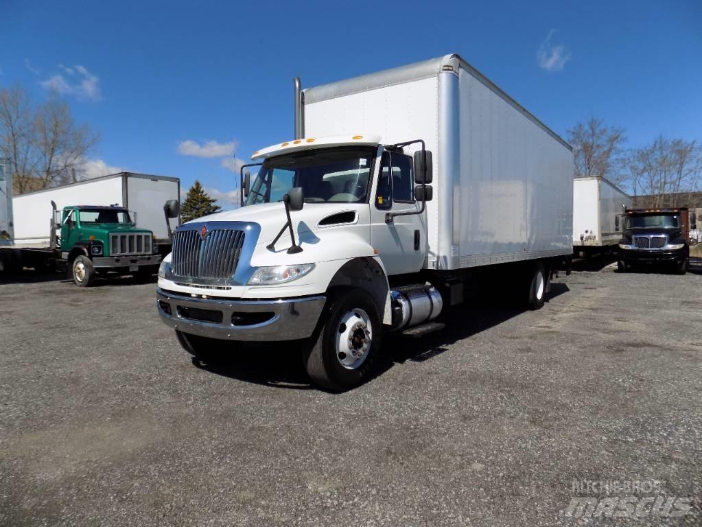 International 4300 貨箱式卡車