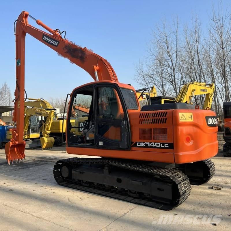 Doosan DX 140 中型挖土機/掘鑿機/挖掘機 7t-12t