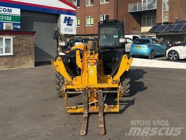 JCB 540-140 伸縮臂操作車