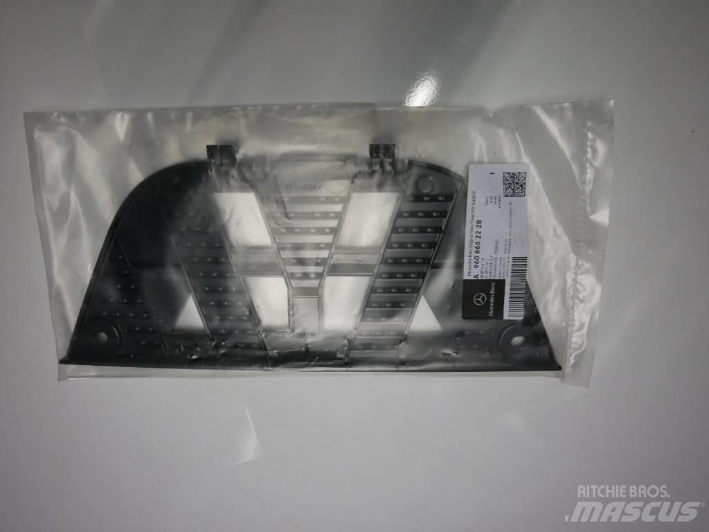 Mercedes-Benz Actros 駕駛室與內部