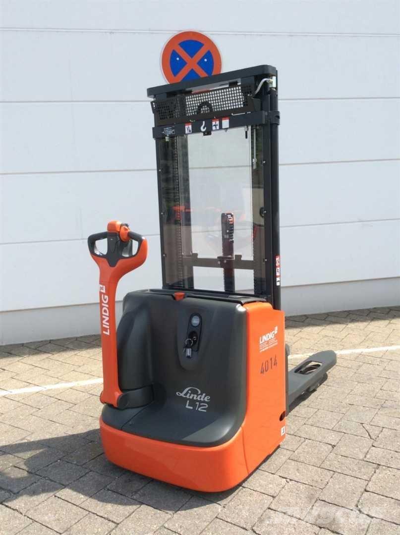 Linde L12I 自走式堆積機
