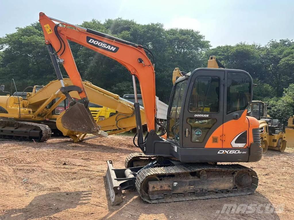 Doosan DX60 履帶式 挖土機/掘鑿機/挖掘機