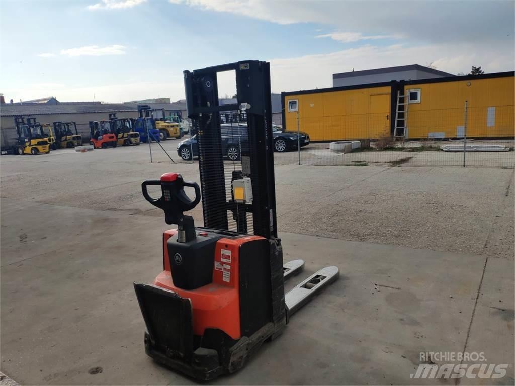 BT SWE120 行走控制式堆積機