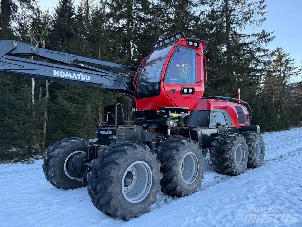 Komatsu 931 XC 收穫機