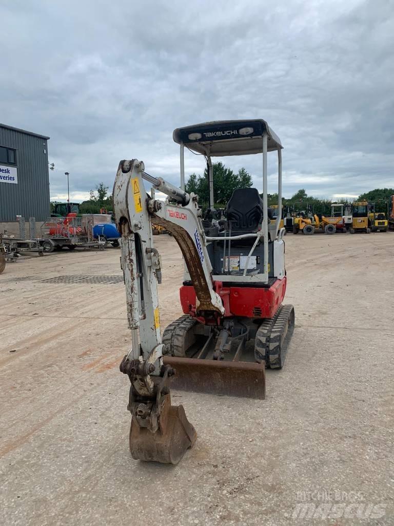 Takeuchi TB 215 R 小型挖土機/掘鑿機<7t(小型挖掘機)