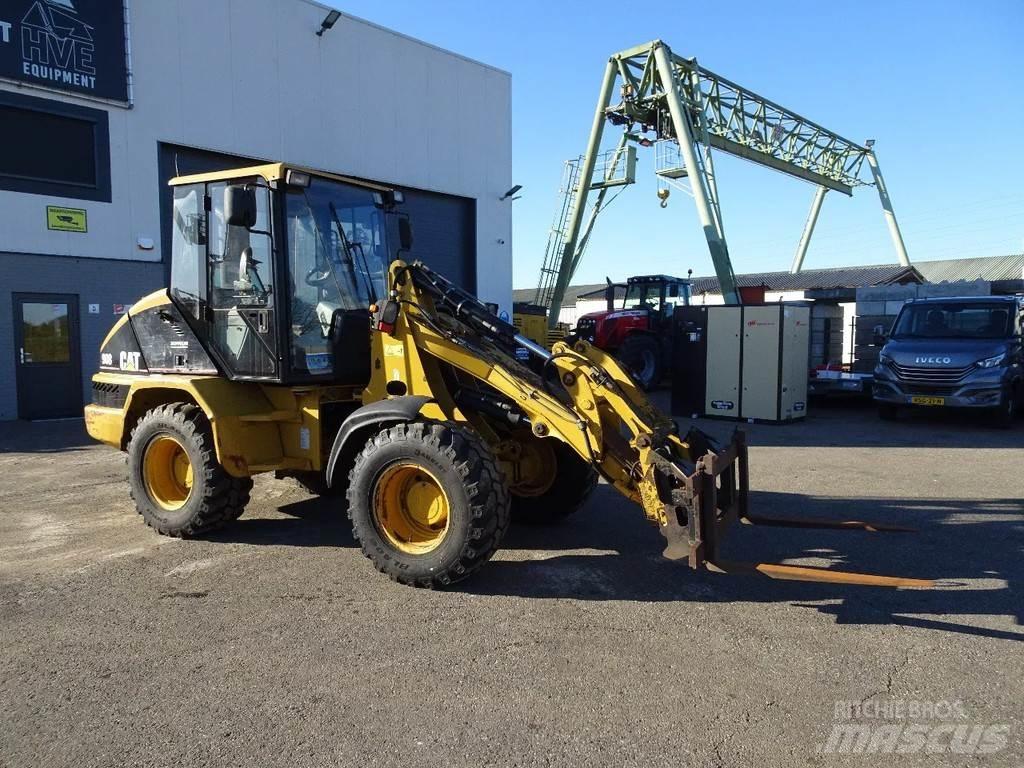 CAT 908 輪胎式裝載機
