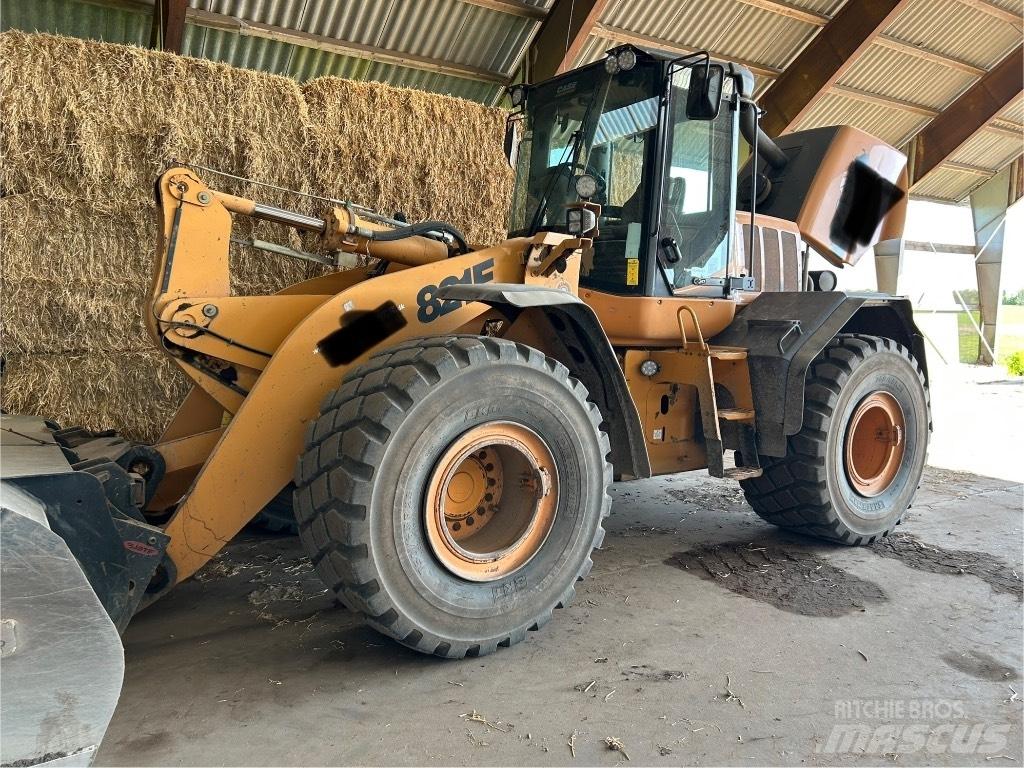CASE 821 E 輪胎式裝載機