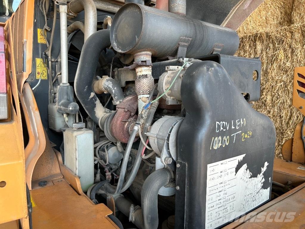 CASE 821 E 輪胎式裝載機