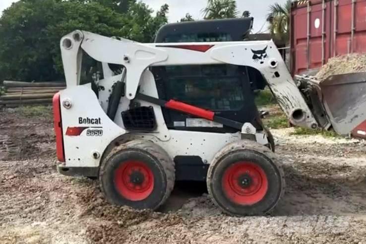 Bobcat S650 滑移轉向裝載機