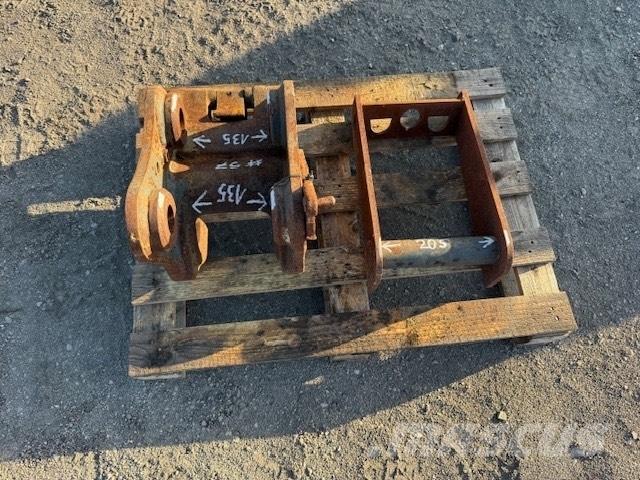 JCB QUICK COUPLERS 快速連結器