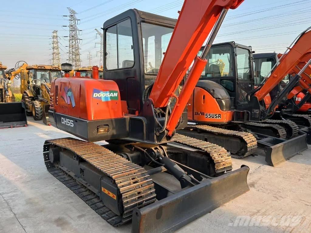 Doosan DH 55 小型挖土機/掘鑿機<7t(小型挖掘機)