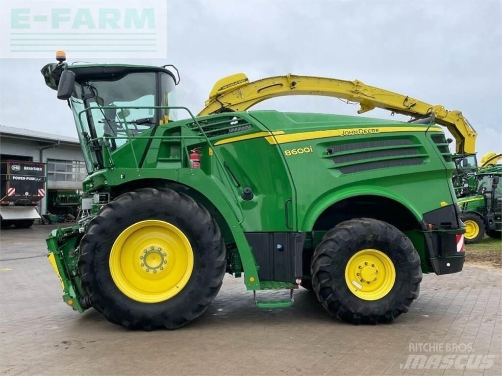 John Deere 8600 自走式飼料採集機