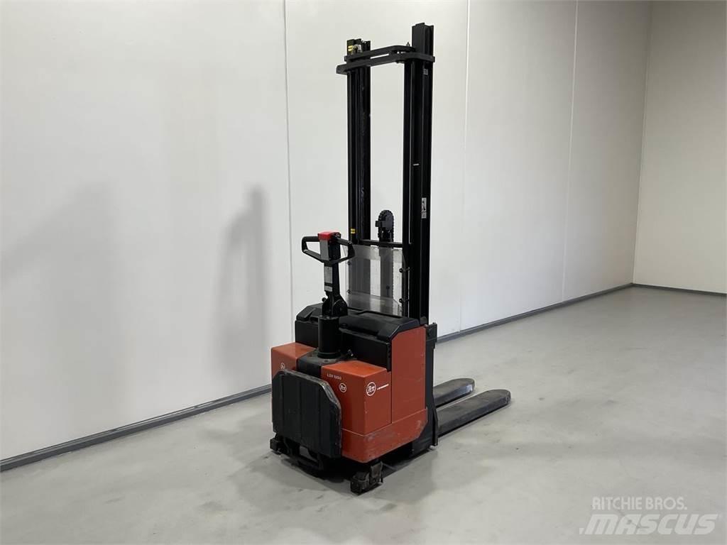 BT LSV 1250/11 自走式堆積機