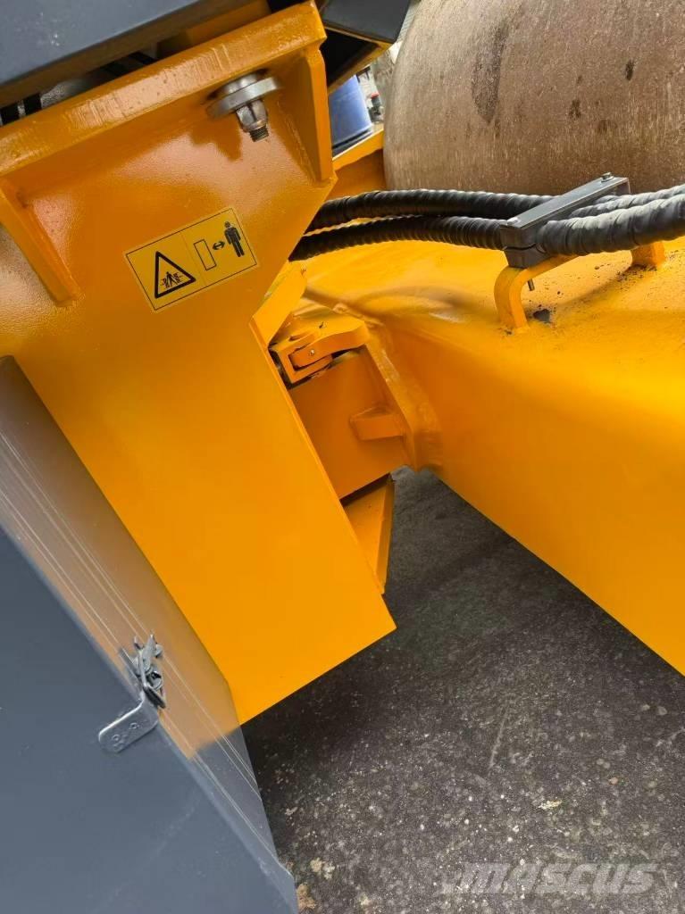 XCMG XS 223 J 單輪滾壓機