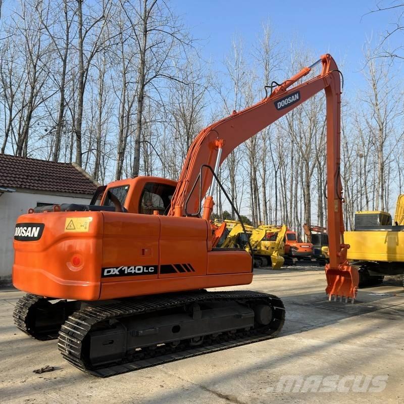 Doosan DX 140 中型挖土機/掘鑿機/挖掘機 7t-12t