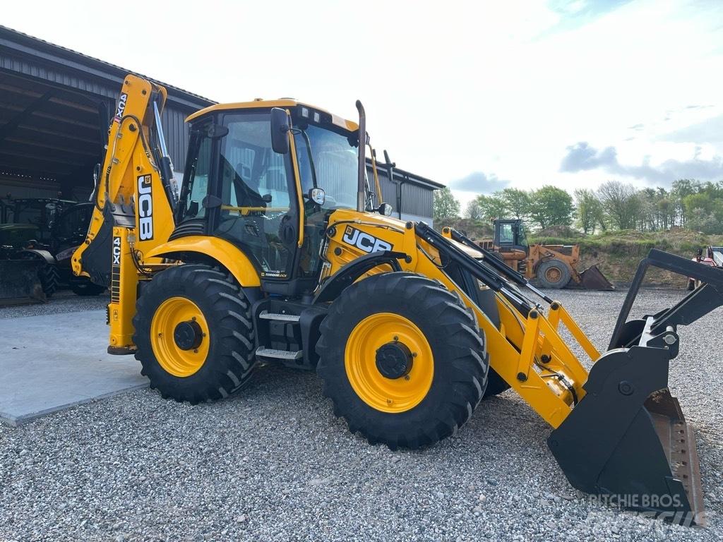 JCB 4 CX Pro 反鏟裝載機