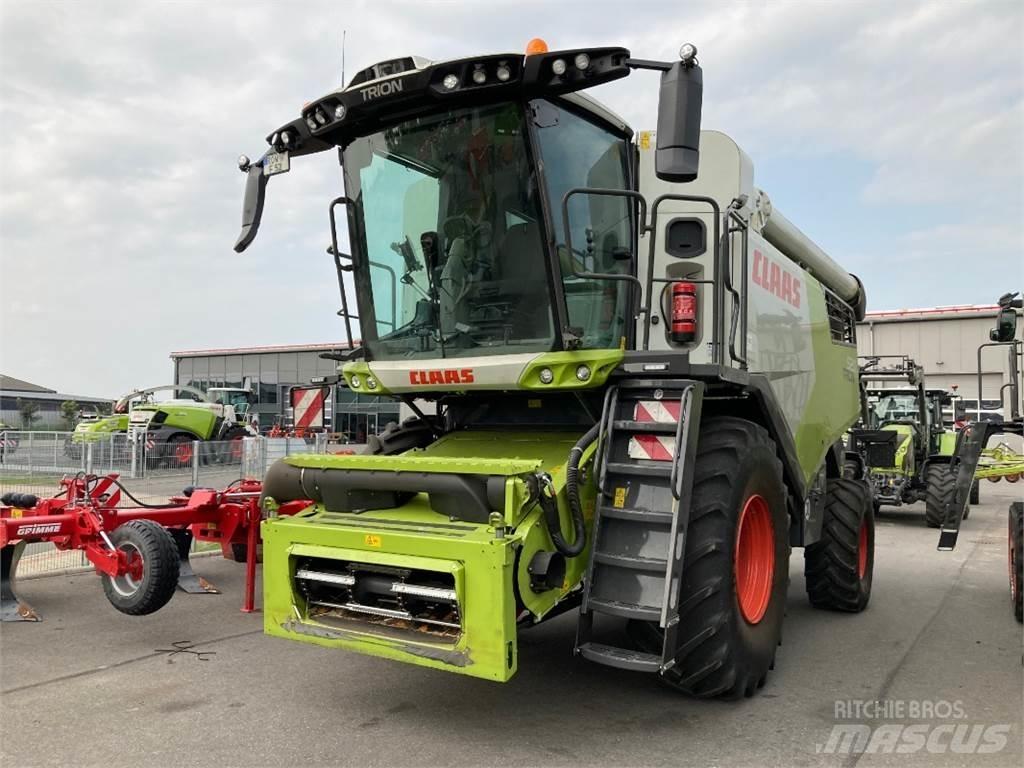 CLAAS Trion 520 聯合收穫機