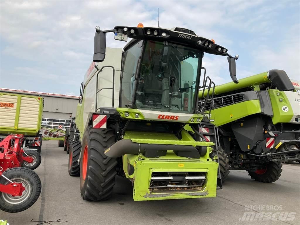 CLAAS Trion 520 聯合收穫機