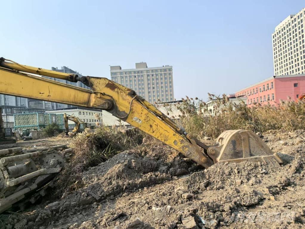 Komatsu PC 200-6 水陸兩用挖掘機