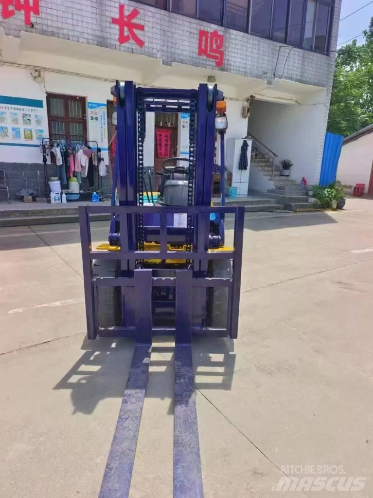 Komatsu FD 30 柴油卡車