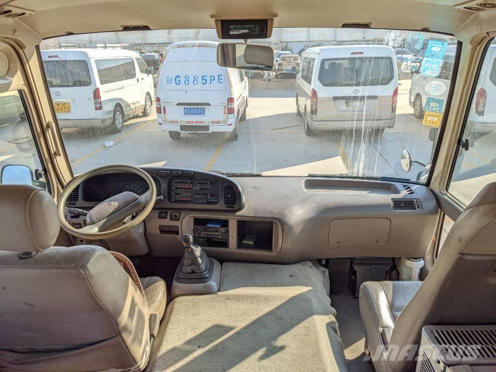 Toyota Coaster Bus 迷你巴士