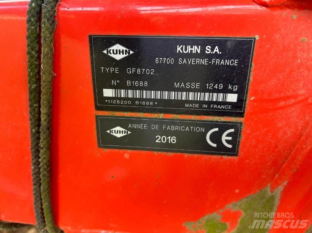 Kuhn GF8702 耙與翻草機