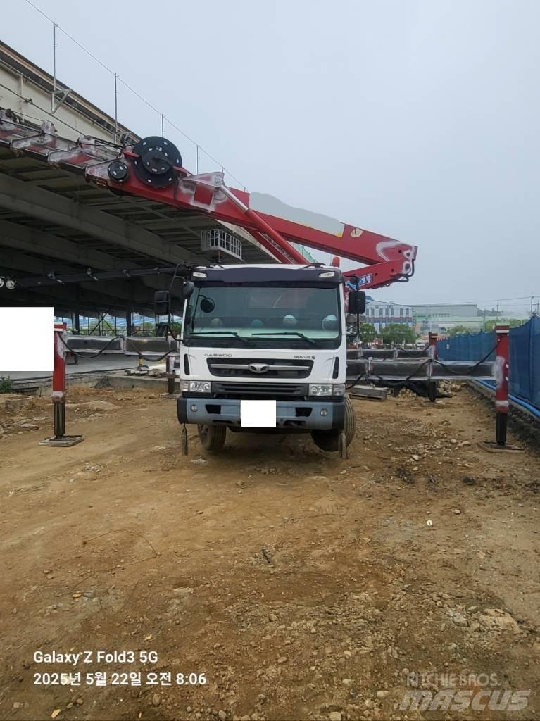 Horyong SKY4504 卡車裝載高空作業車