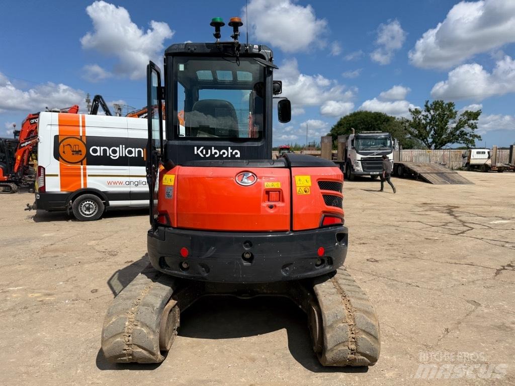 Kubota U 48 小型挖土機/掘鑿機<7t(小型挖掘機)