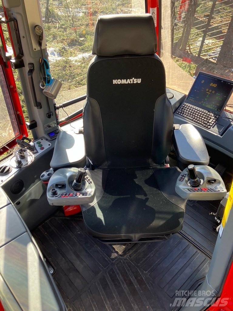 Komatsu 895 集運機