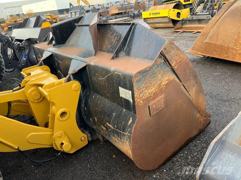 CAT 938M 輪胎式裝載機