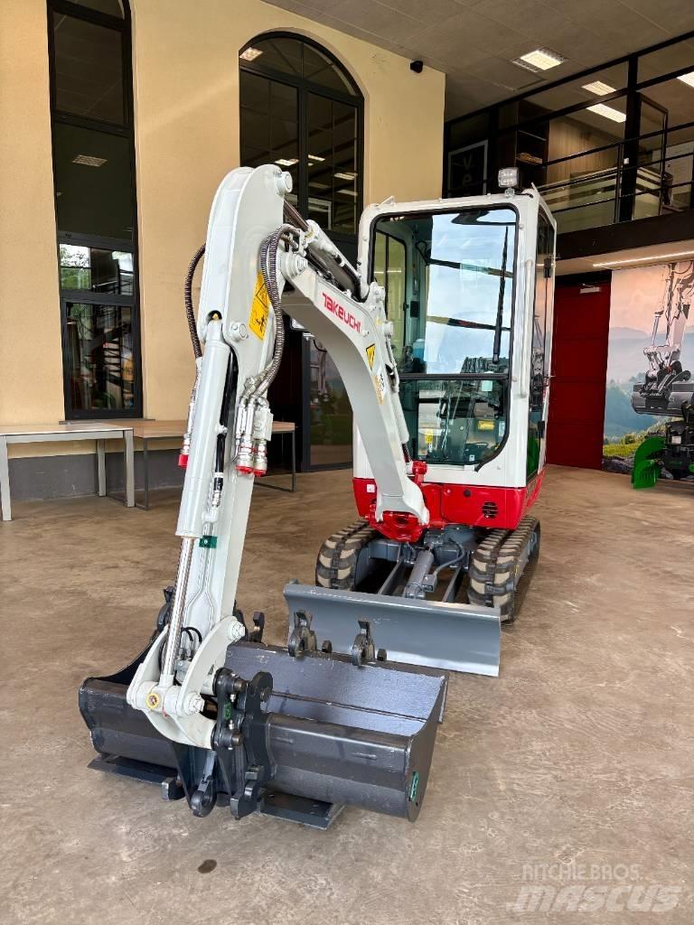Takeuchi TB 216 小型挖土機/掘鑿機<7t(小型挖掘機)